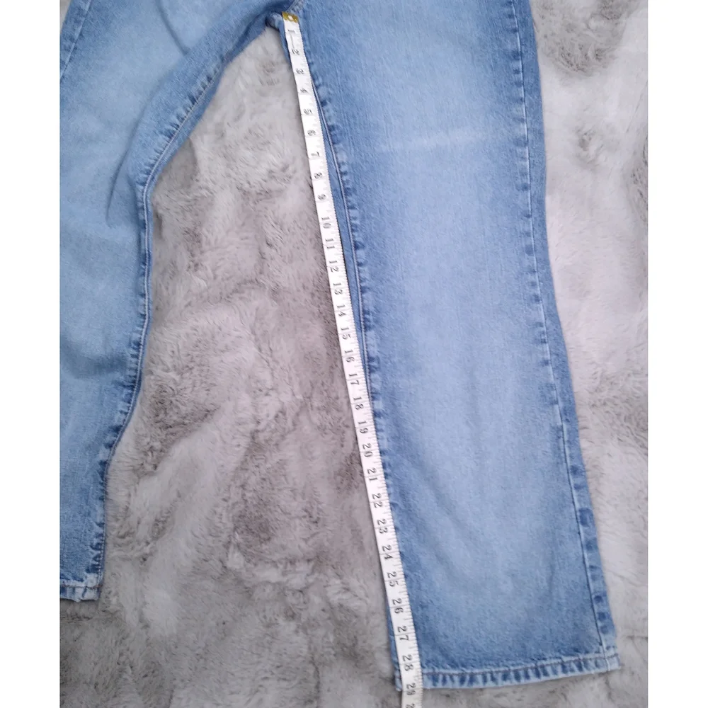 Classic Light Blue Denim Jeans - Picture 6 of 8